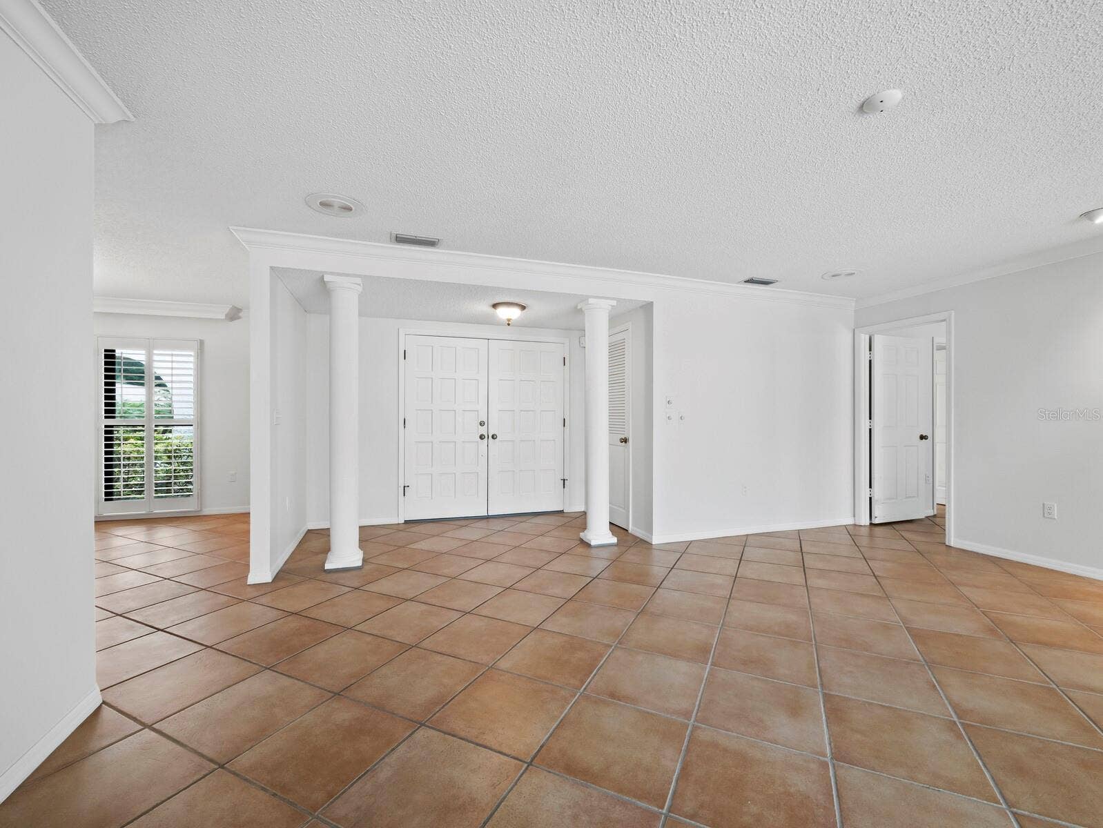 6945 COUNTRY LAKES CIRCLE, Sarasota, FL 34243 6945 COUNTRY LAKES CIRCLE, Sarasota, FL 34243