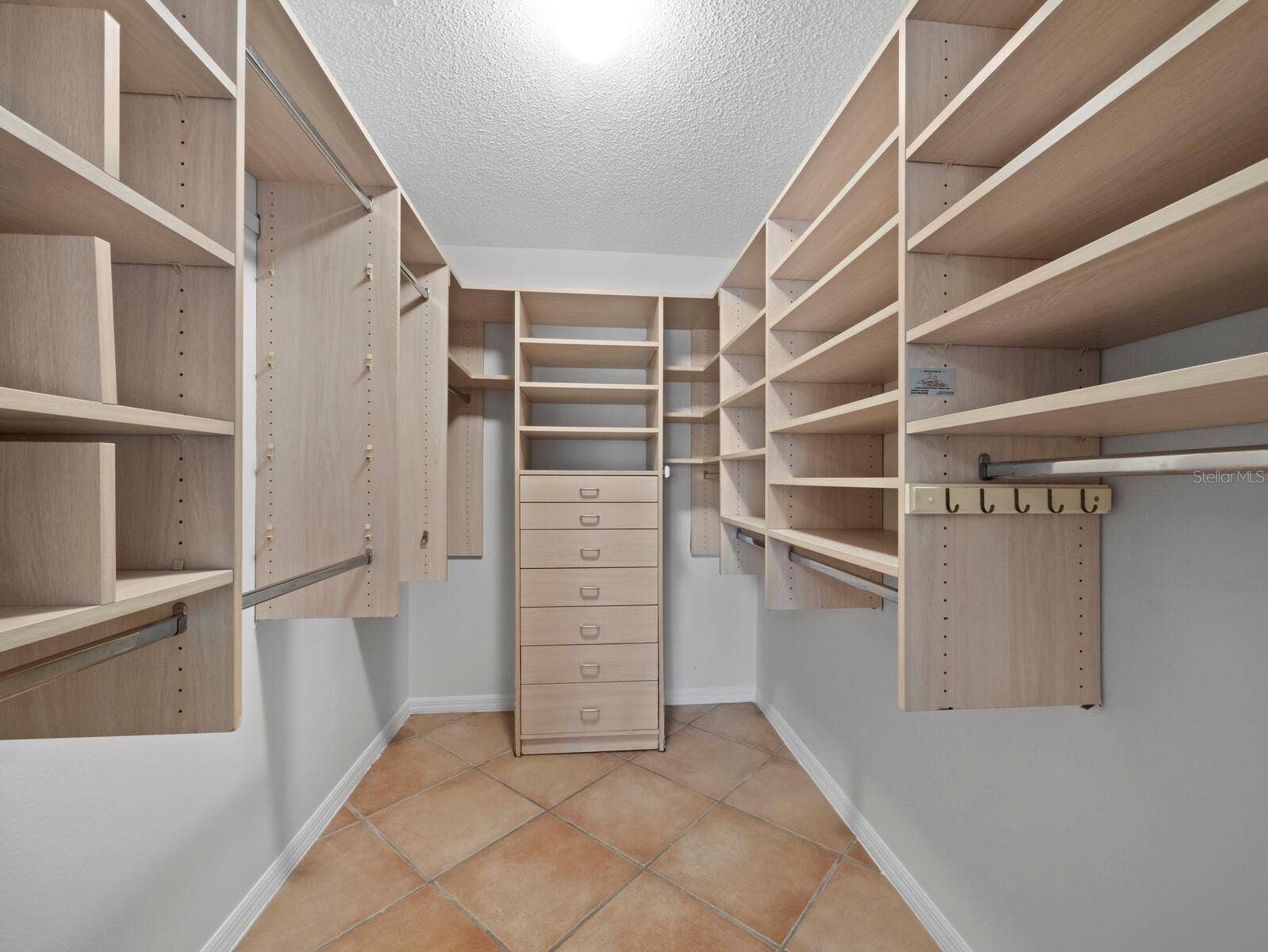 6945 COUNTRY LAKES CIRCLE, Sarasota, FL 34243 6945 COUNTRY LAKES CIRCLE, Sarasota, FL 34243