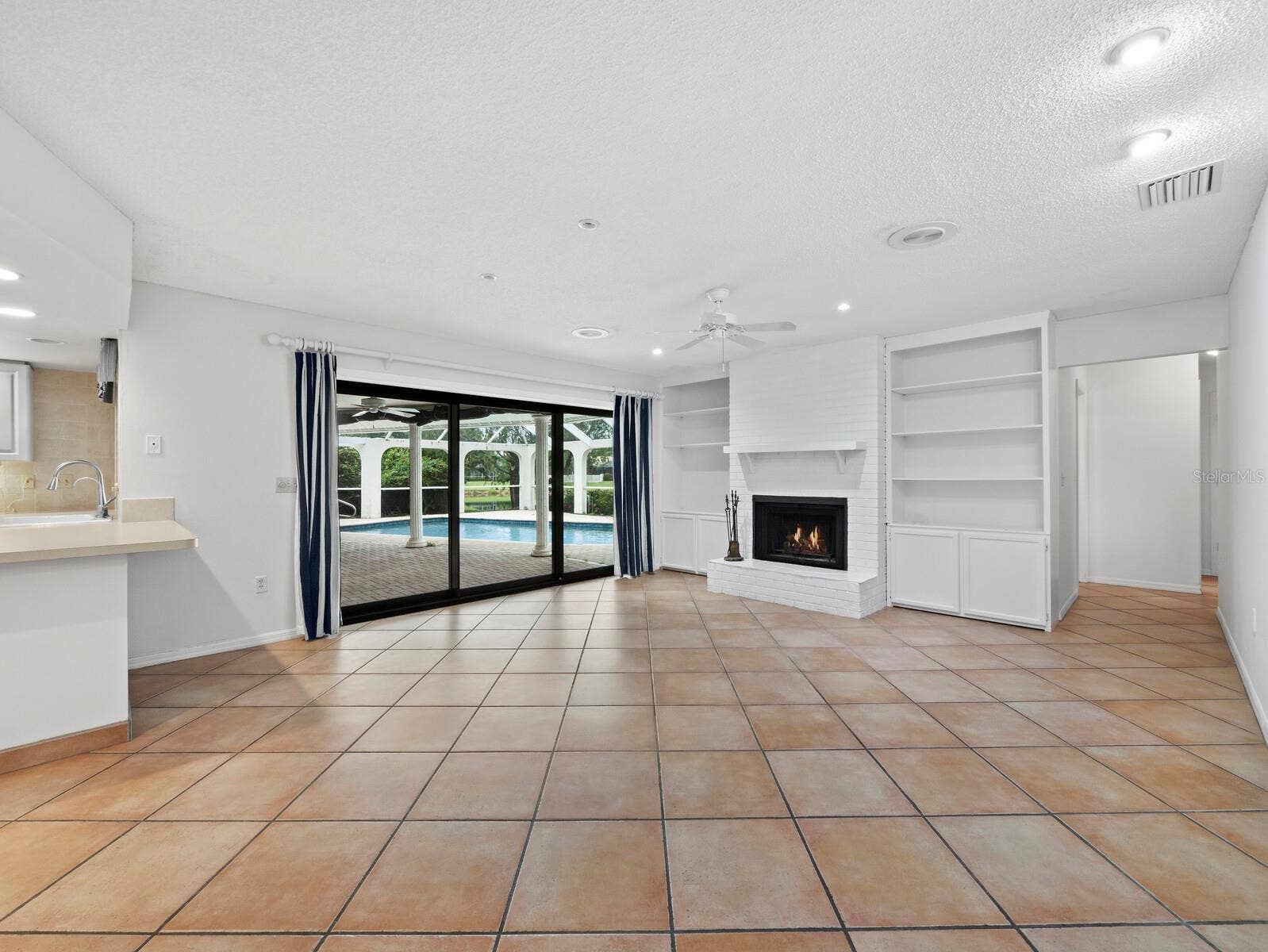 6945 COUNTRY LAKES CIRCLE, Sarasota, FL 34243 6945 COUNTRY LAKES CIRCLE, Sarasota, FL 34243