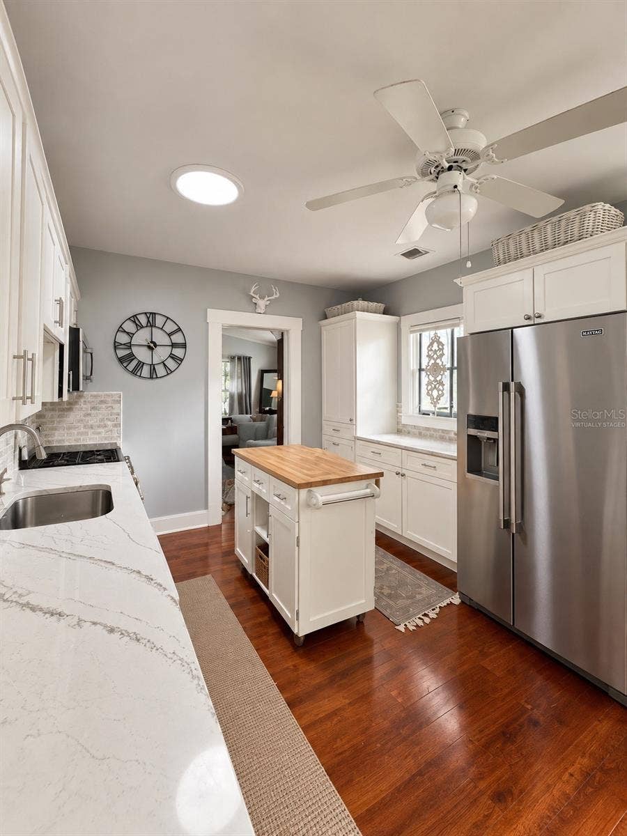 1777 ALTA VISTA STREET, Sarasota, FL 34236 Kitchen - Virtually Staged