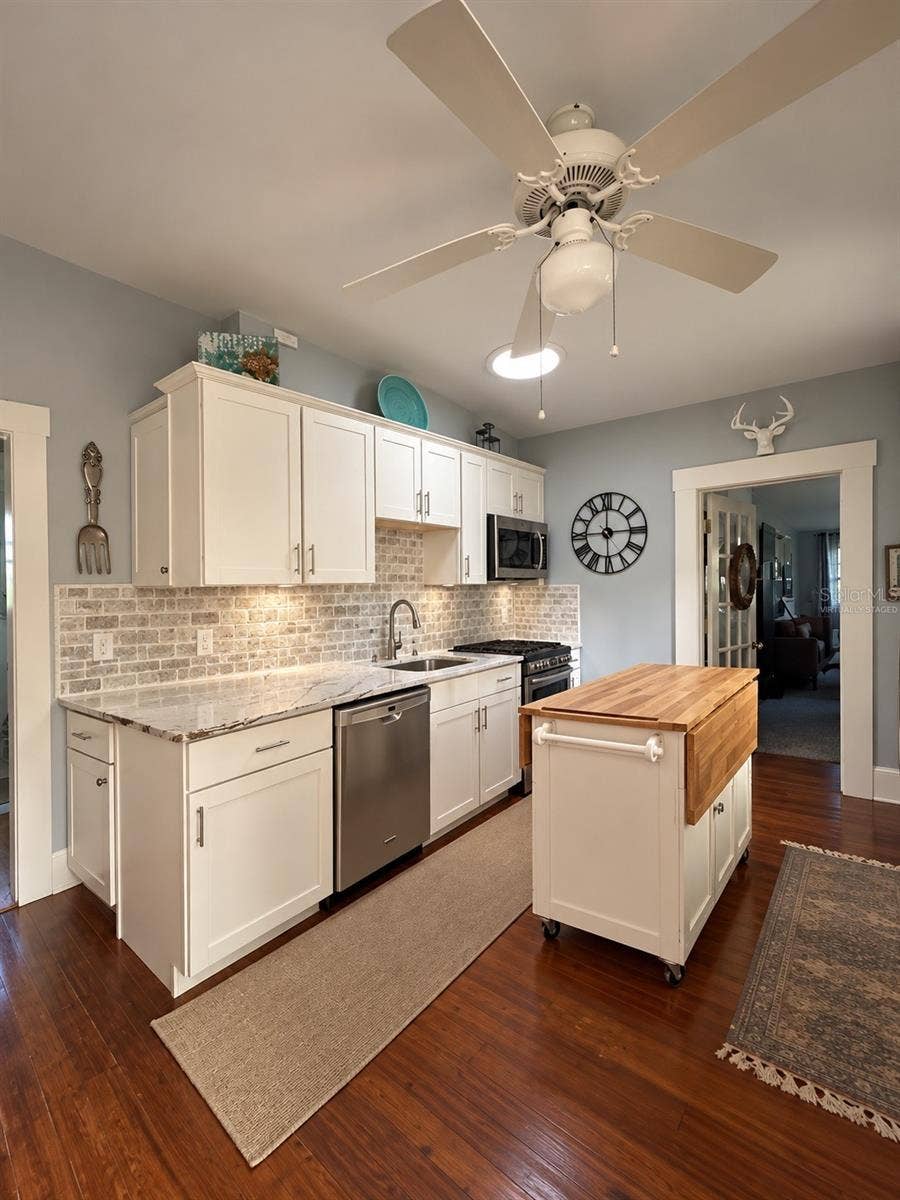 1777 ALTA VISTA STREET, Sarasota, FL 34236 Kitchen - Virtually Staged