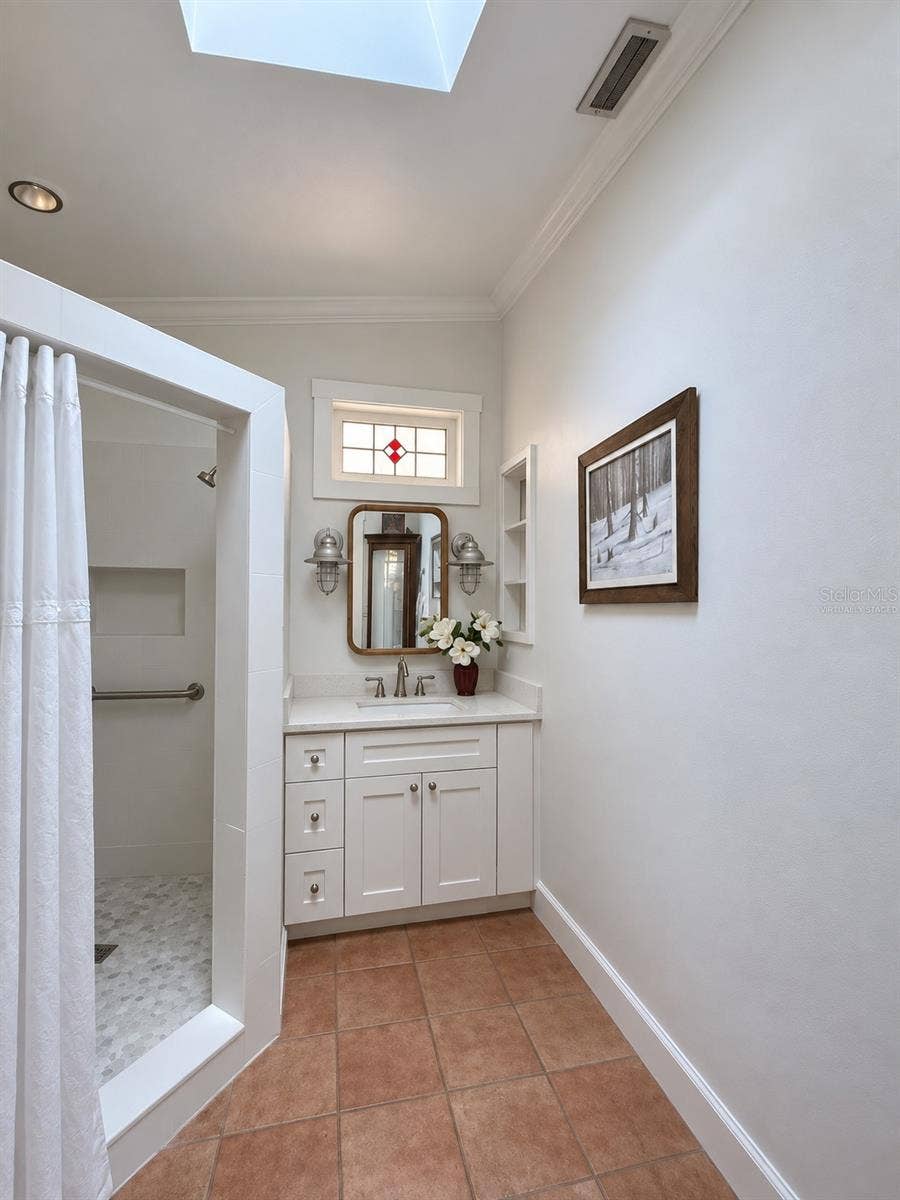 1777 ALTA VISTA STREET, Sarasota, FL 34236 Primary Bathroom - Virtually Staged