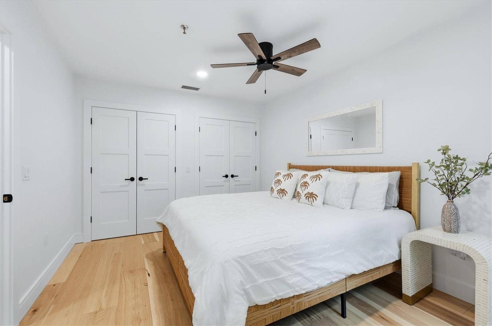 2141 HARBOURSIDE DRIVE, #1203, Longboat Key, FL 34228 Bedroom 2 ensuite bathroom