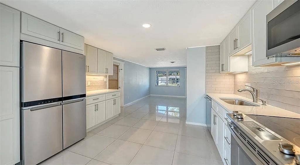 5529 NUTMEG AVENUE, Sarasota, FL 34231