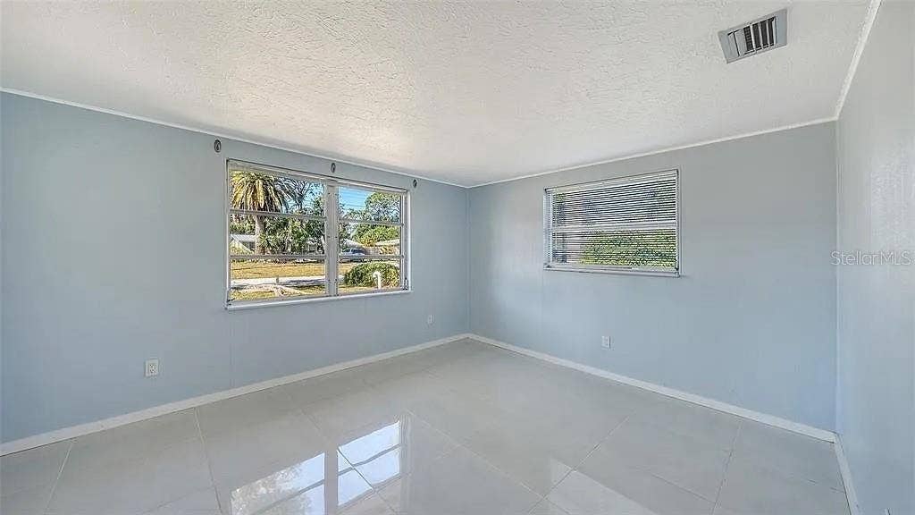 5529 NUTMEG AVENUE, Sarasota, FL 34231
