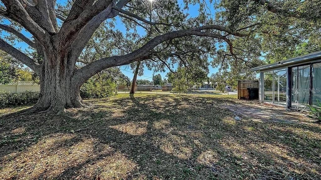 5529 NUTMEG AVENUE, Sarasota, FL 34231