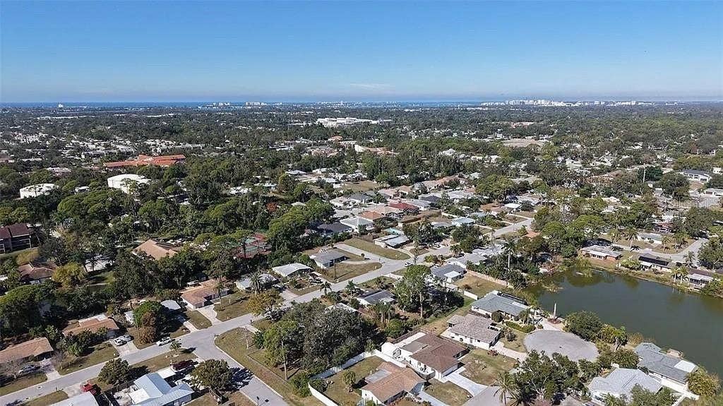 5529 NUTMEG AVENUE, Sarasota, FL 34231