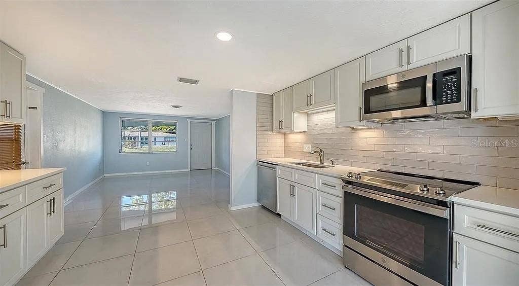 5529 NUTMEG AVENUE, Sarasota, FL 34231