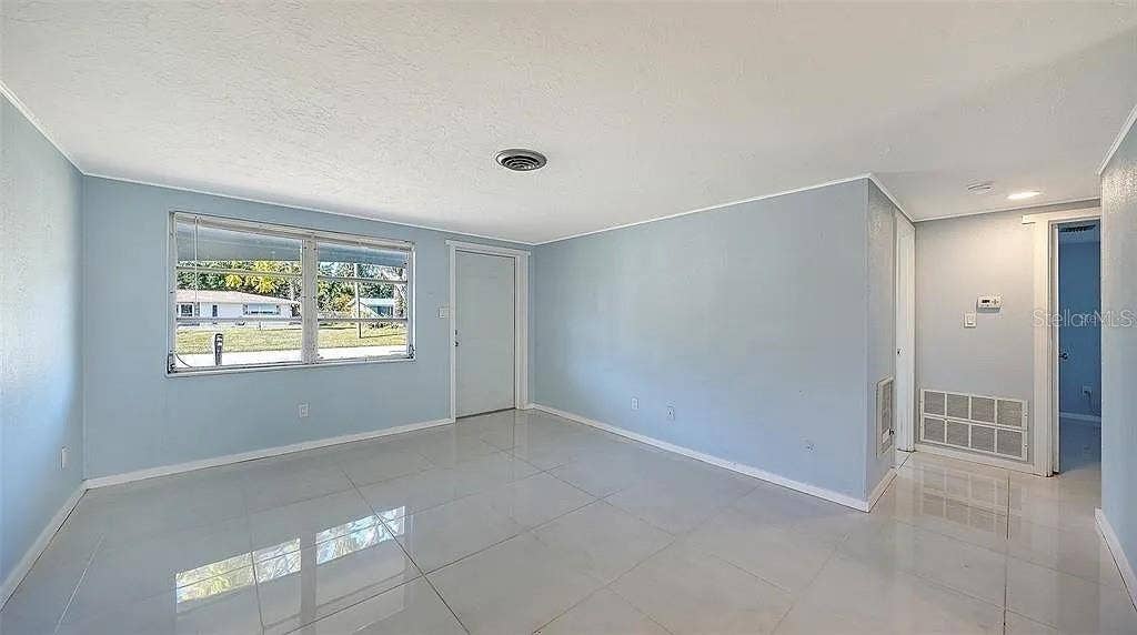 5529 NUTMEG AVENUE, Sarasota, FL 34231