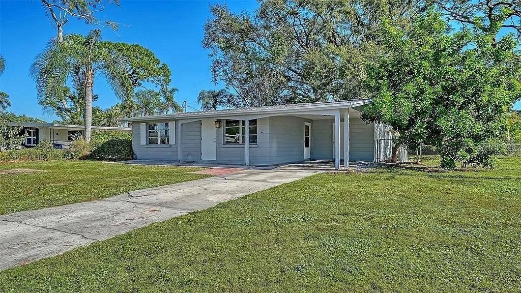 5529 NUTMEG AVENUE, Sarasota, FL 34231