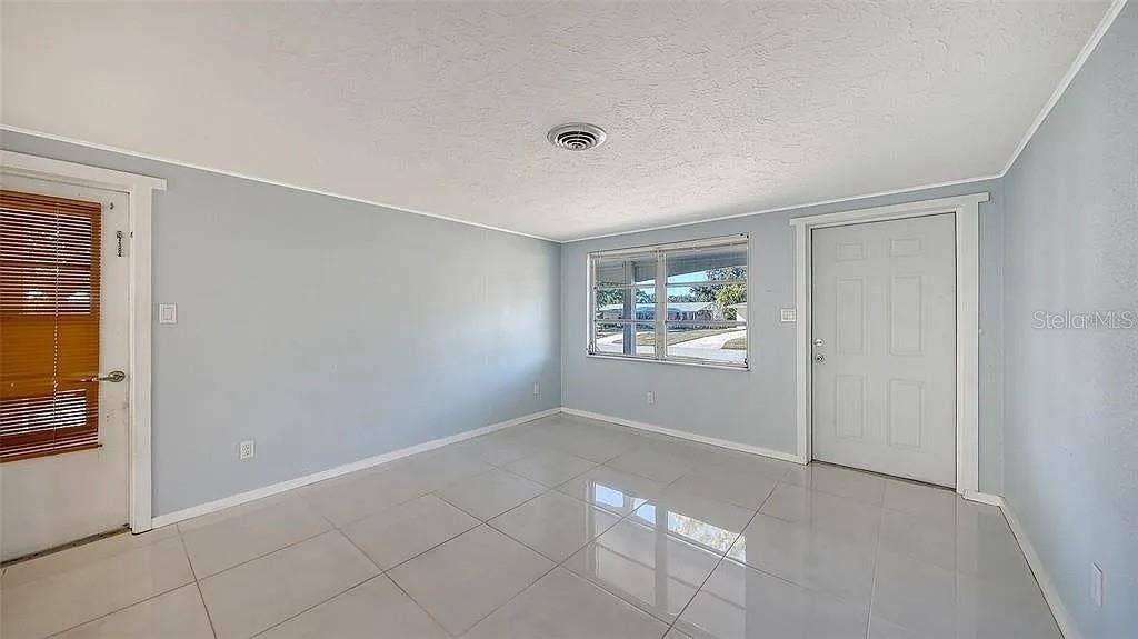5529 NUTMEG AVENUE, Sarasota, FL 34231