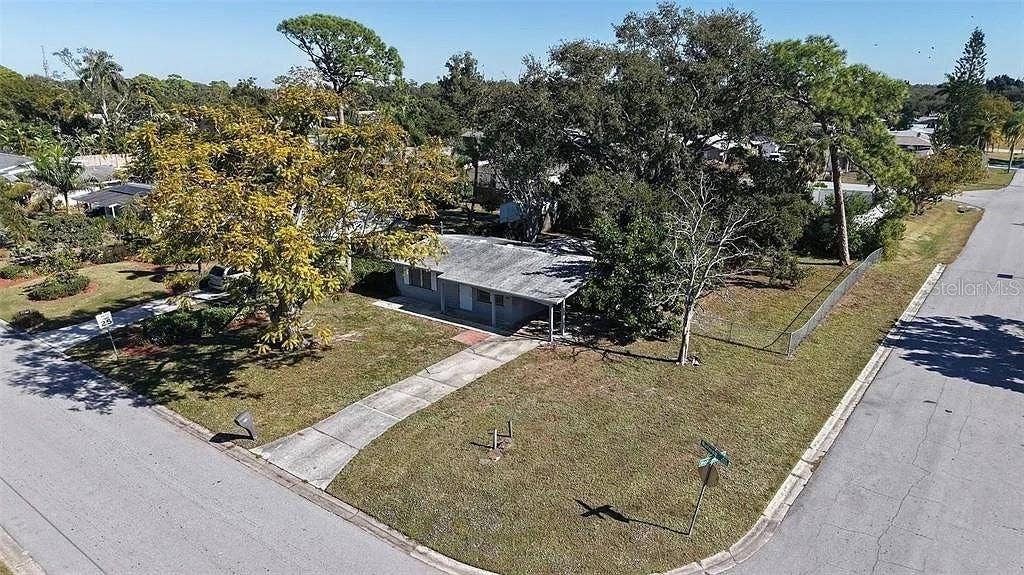 5529 NUTMEG AVENUE, Sarasota, FL 34231