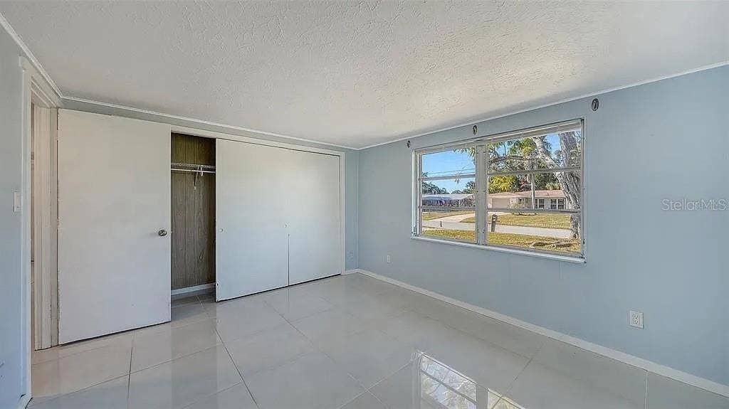 5529 NUTMEG AVENUE, Sarasota, FL 34231