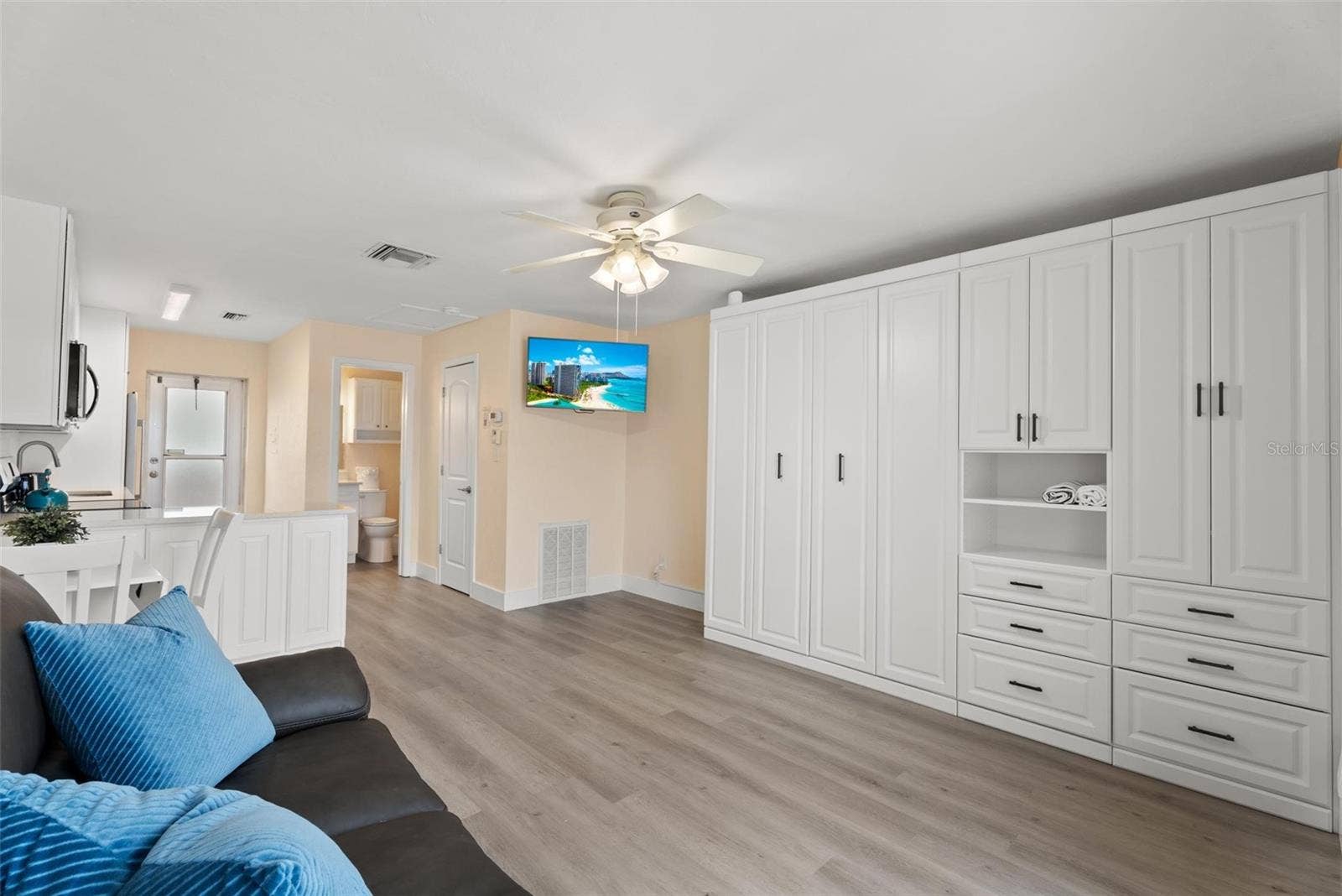 5830 MIDNIGHT PASS ROAD, #8, Sarasota, FL 34242 5830 MIDNIGHT PASS ROAD, #8, Sarasota, FL 34242