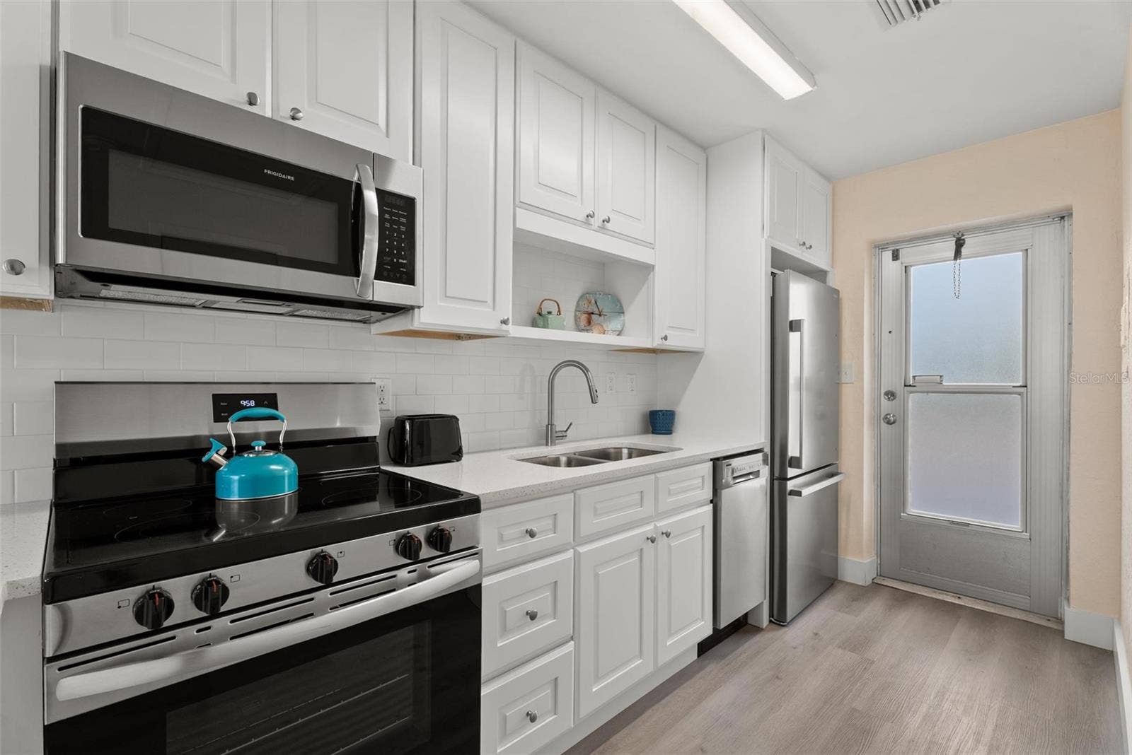 5830 MIDNIGHT PASS ROAD, #8, Sarasota, FL 34242 5830 MIDNIGHT PASS ROAD, #8, Sarasota, FL 34242