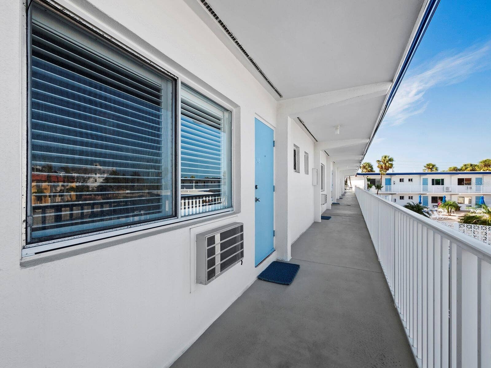 475 BENJAMIN FRANKLIN DRIVE, #215, Sarasota, FL 34236