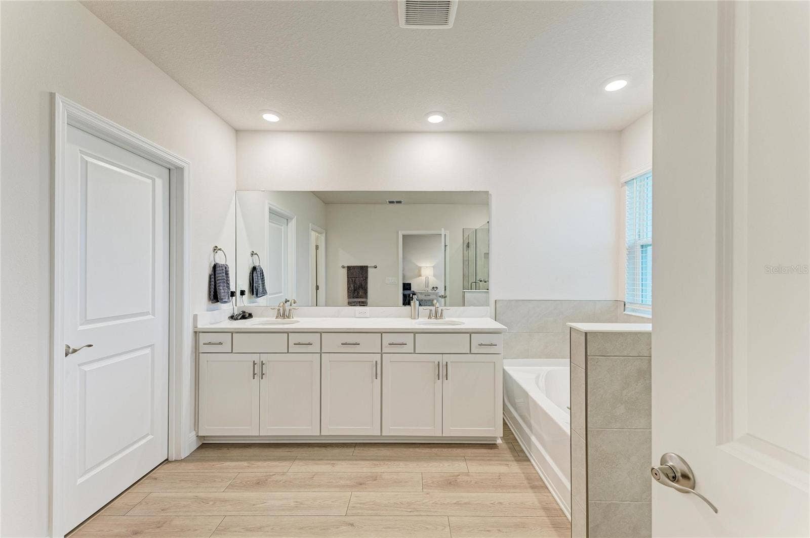 18211 THISTLEBERRY PLACE, Lakewood Ranch, FL 34211 18211 THISTLEBERRY PLACE, Lakewood Ranch, FL 34211