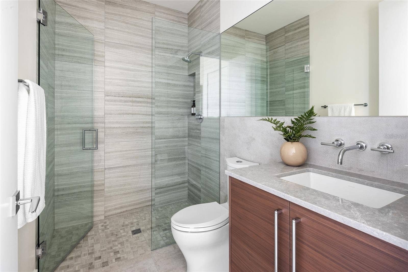 509 GOLDEN GATE POINT, #3, Sarasota, FL 34236