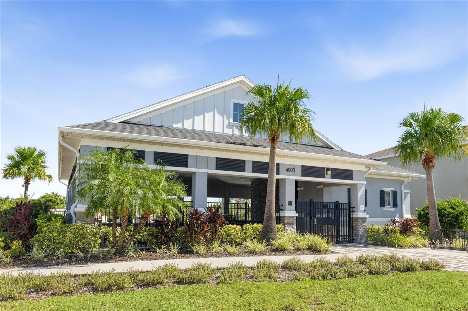 2214 MARSH HARBOUR LOOP, Bradenton, FL 34208 Community Pool Center