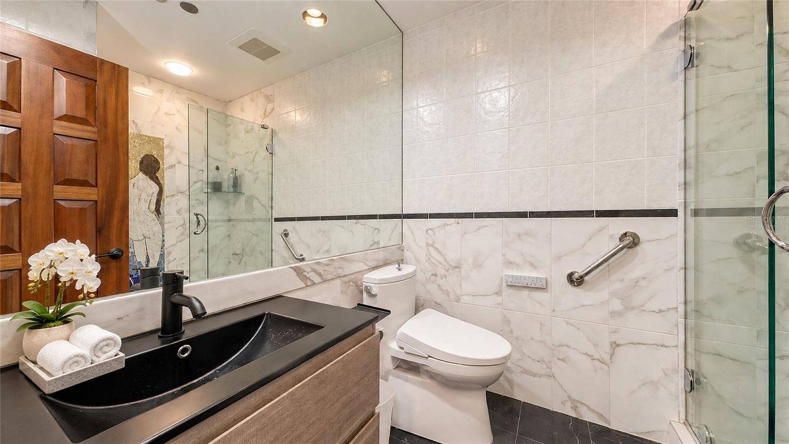 775 LONGBOAT CLUB RD, 1008-1007, Longboat Key, FL 34228 *Virtually Staged