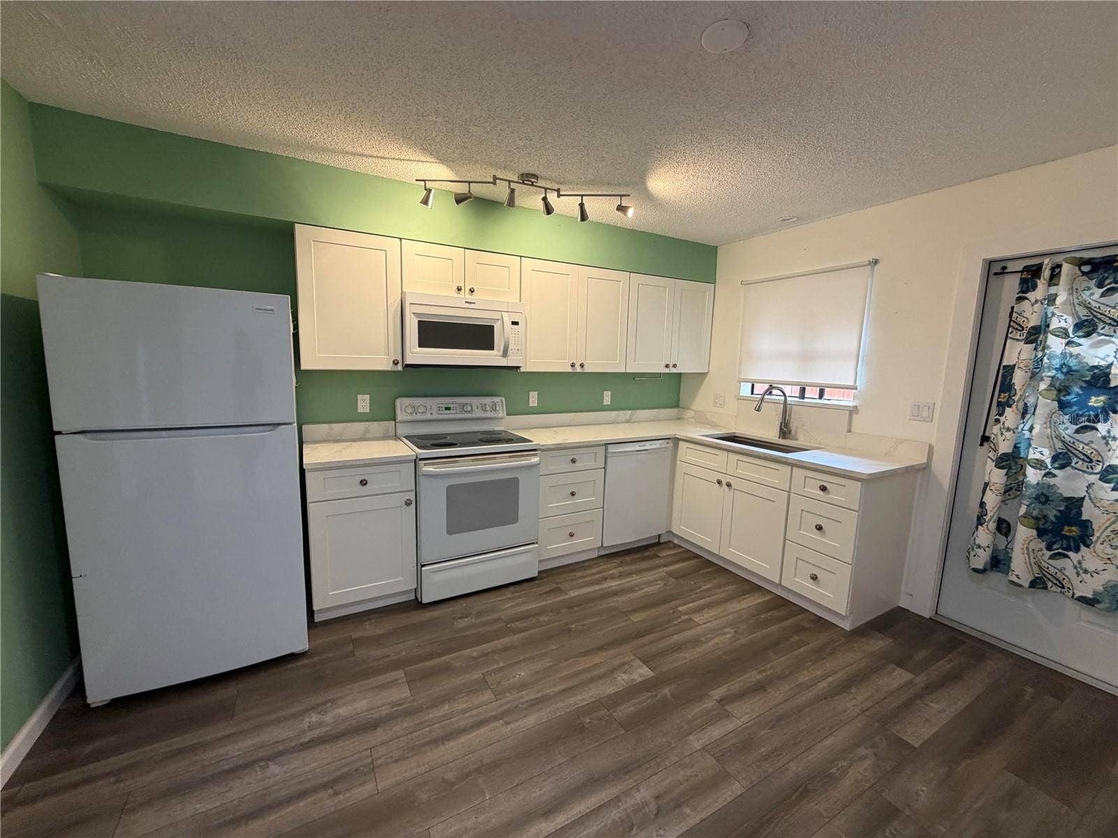 2006 7TH AVENUE W, #B, Bradenton, FL 34205 2006 7TH AVENUE W, #B, Bradenton, FL 34205