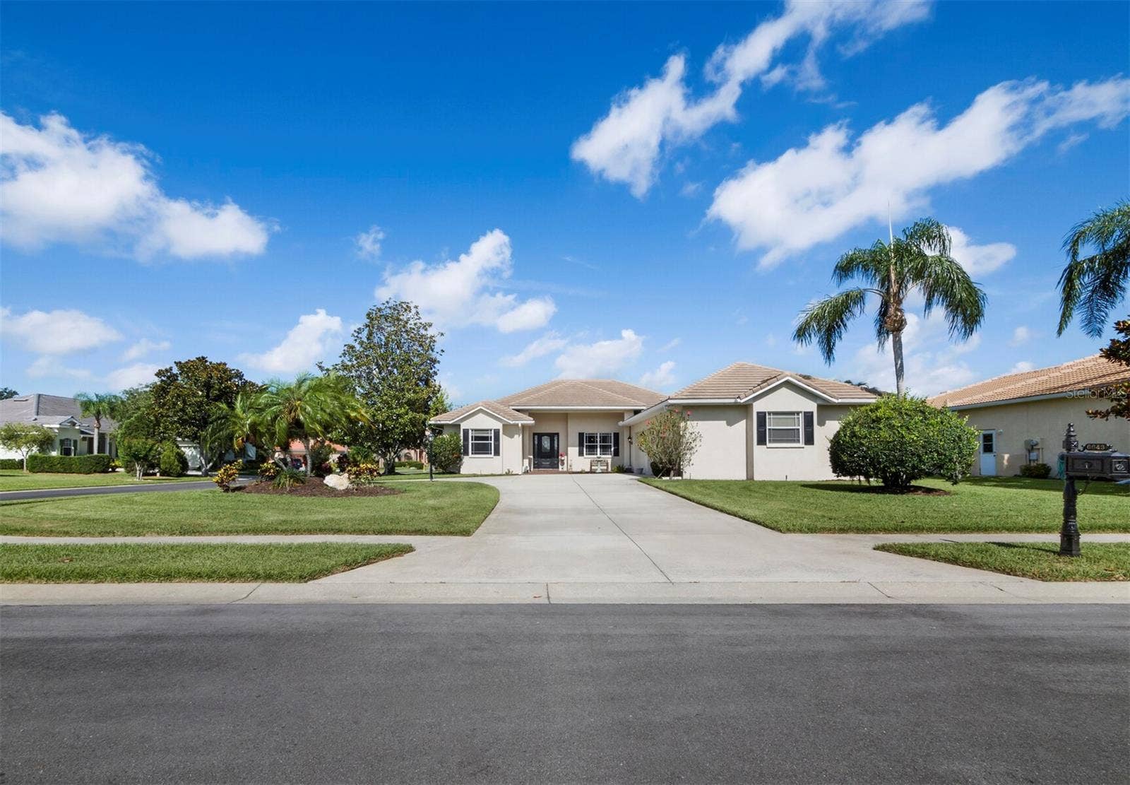 6643 BUTLERS CREST DRIVE, Bradenton, FL 34203 6643 BUTLERS CREST DRIVE, Bradenton, FL 34203