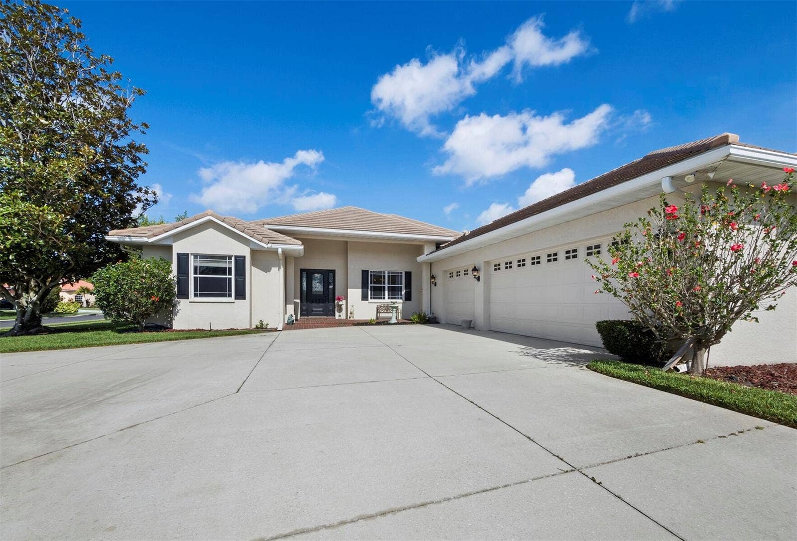 6643 BUTLERS CREST DRIVE, Bradenton, FL 34203 6643 BUTLERS CREST DRIVE, Bradenton, FL 34203