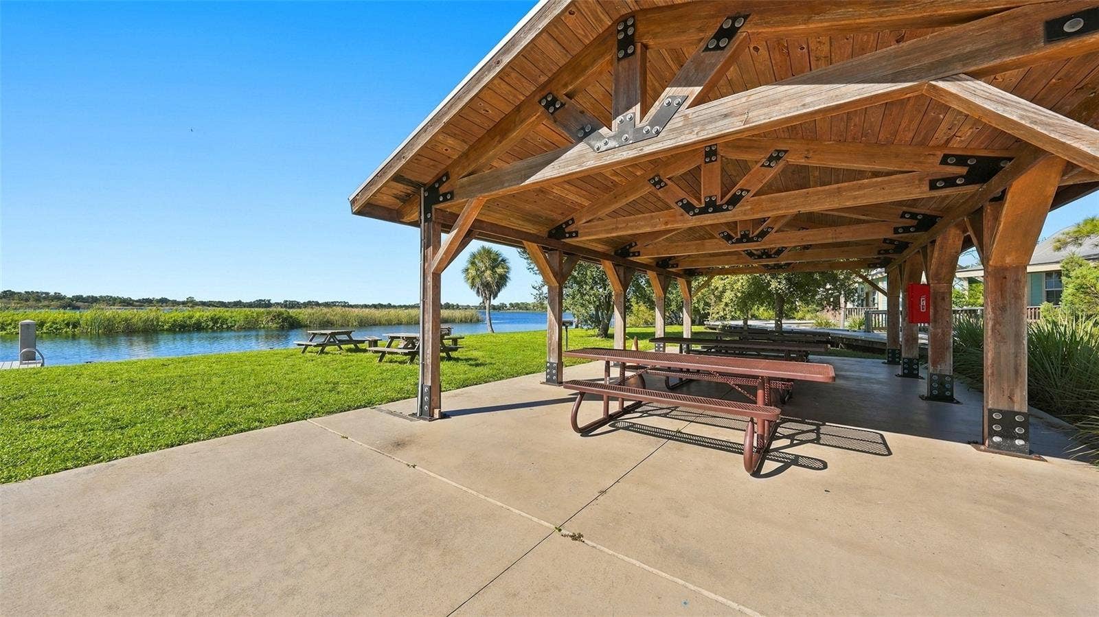6618 68TH STREET E, Bradenton, FL 34203 6618 68TH STREET E, Bradenton, FL 34203