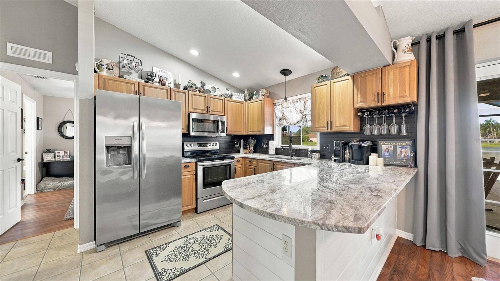 6618 68TH STREET E, Bradenton, FL 34203 6618 68TH STREET E, Bradenton, FL 34203