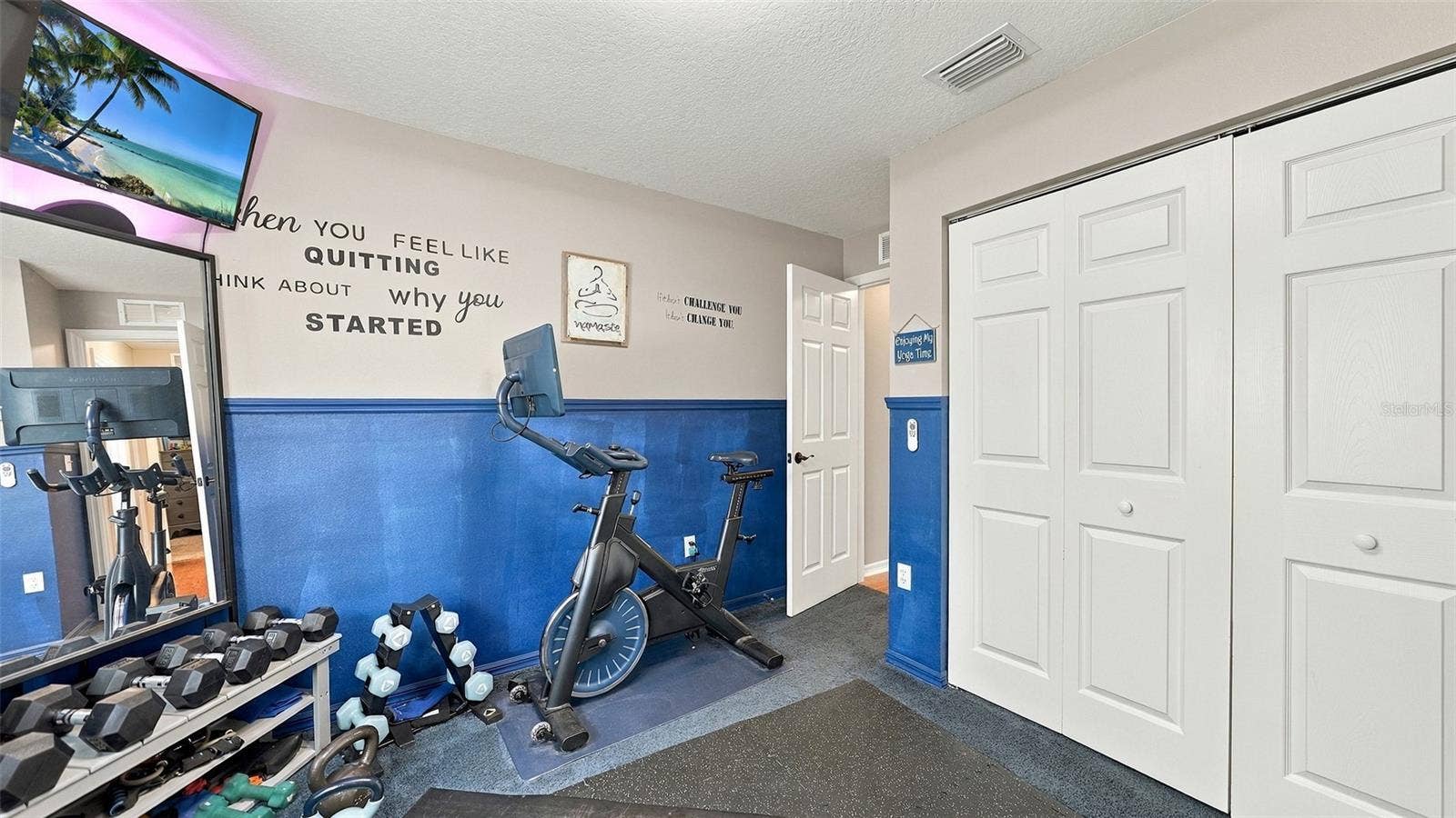 6618 68TH STREET E, Bradenton, FL 34203 6618 68TH STREET E, Bradenton, FL 34203