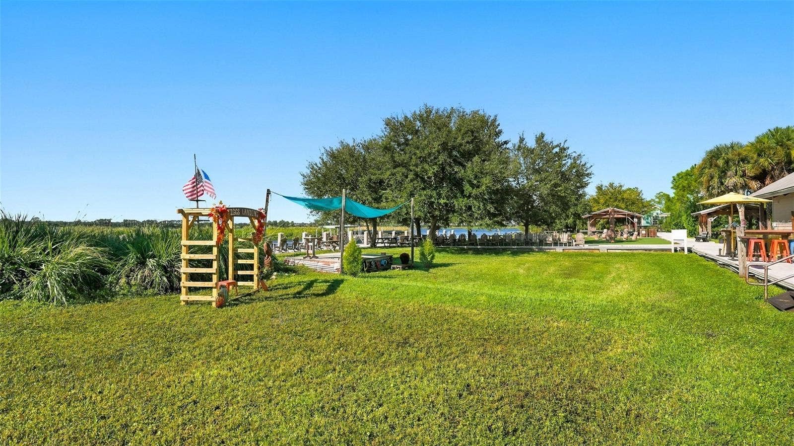 6618 68TH STREET E, Bradenton, FL 34203 6618 68TH STREET E, Bradenton, FL 34203