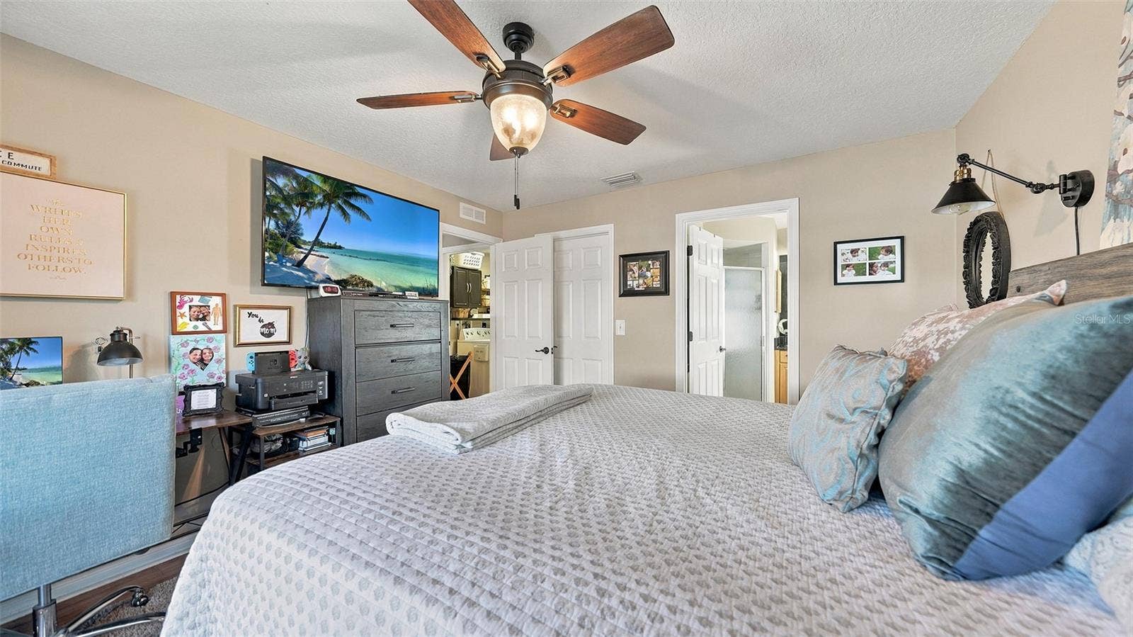6618 68TH STREET E, Bradenton, FL 34203 6618 68TH STREET E, Bradenton, FL 34203