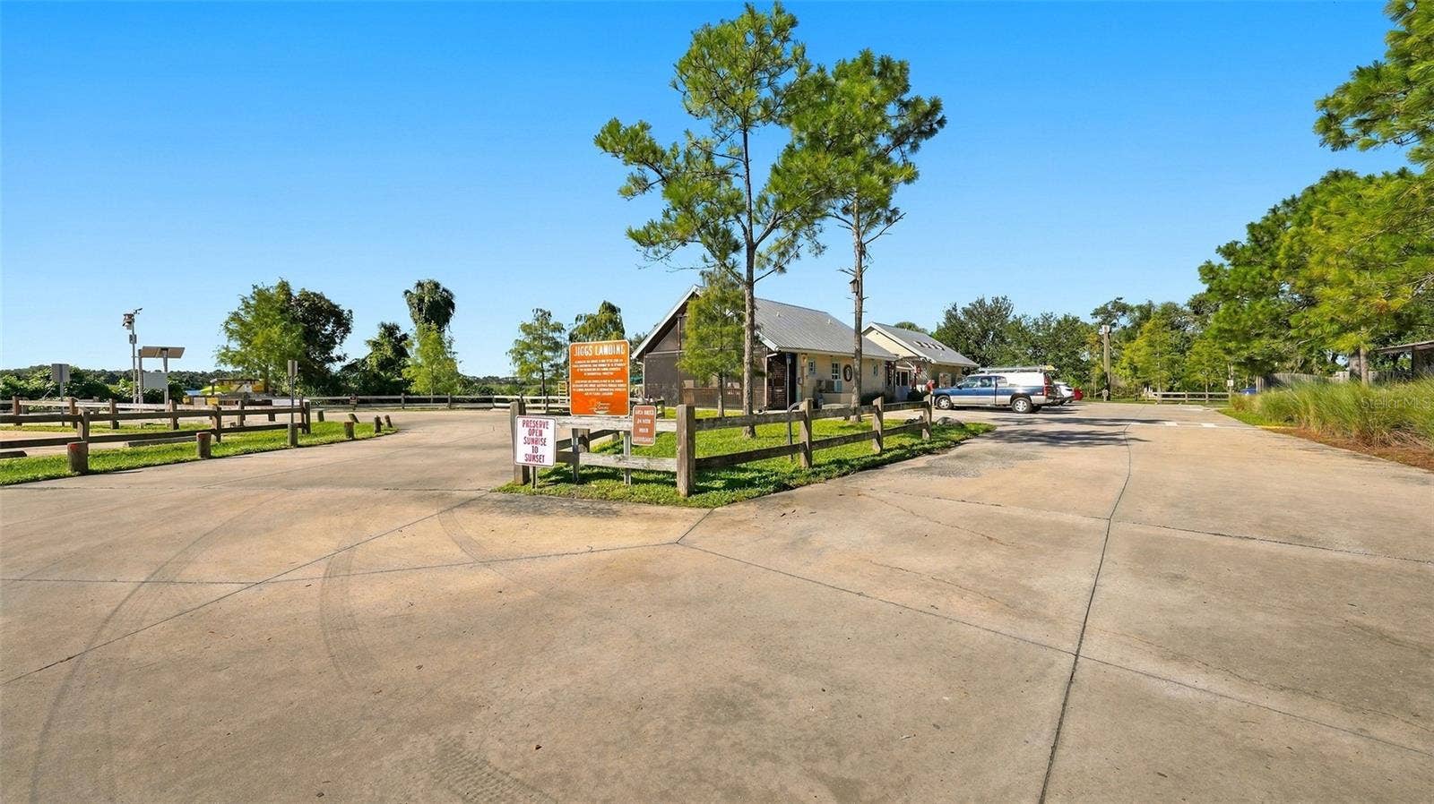6618 68TH STREET E, Bradenton, FL 34203 Jigg's landing with nightly music