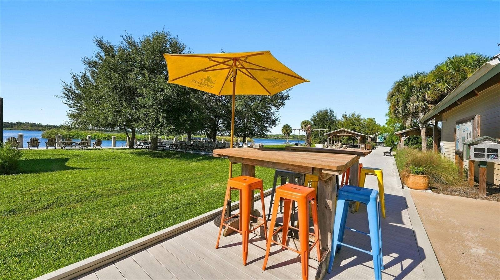6618 68TH STREET E, Bradenton, FL 34203 6618 68TH STREET E, Bradenton, FL 34203