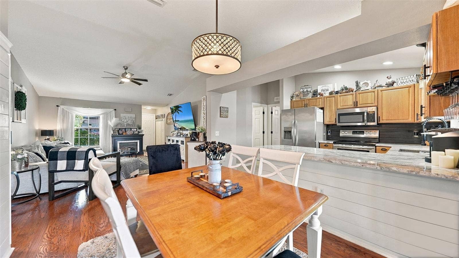 6618 68TH STREET E, Bradenton, FL 34203 6618 68TH STREET E, Bradenton, FL 34203