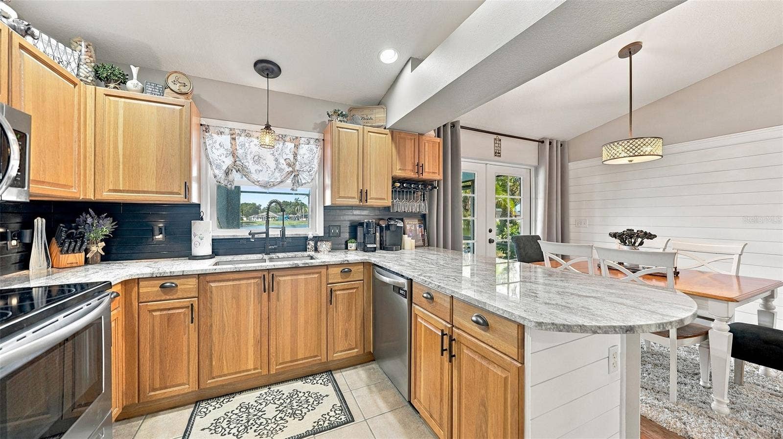6618 68TH STREET E, Bradenton, FL 34203 6618 68TH STREET E, Bradenton, FL 34203