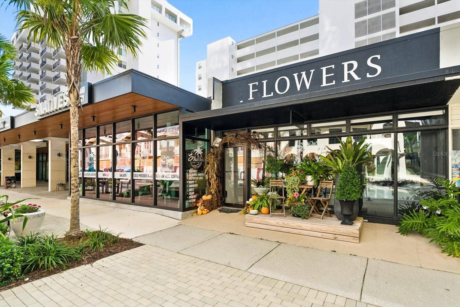 1350 MAIN STREET, #1703, Sarasota, FL 34236 Shopping & dining outside your building