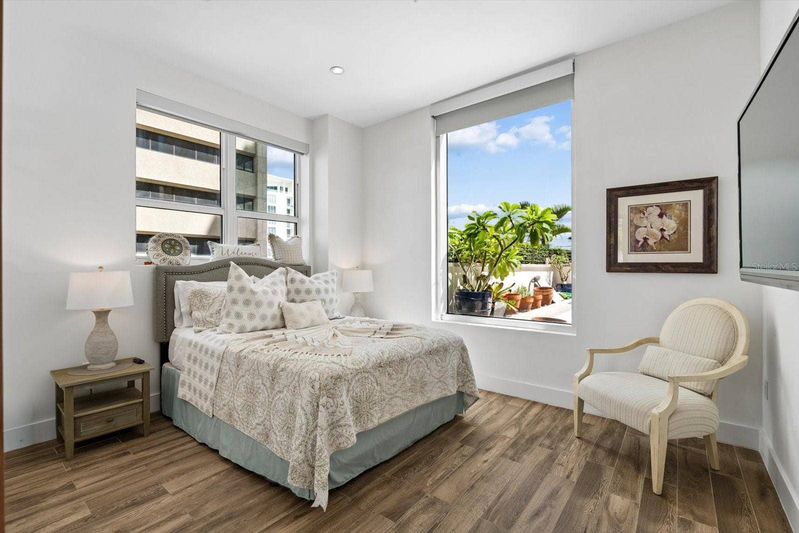 1350 MAIN STREET, #1703, Sarasota, FL 34236 Cabana room that residents can reserve for guests