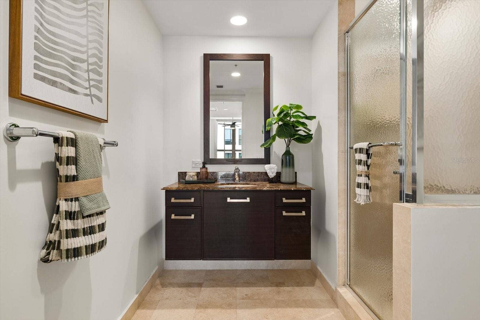 1350 MAIN STREET, #1703, Sarasota, FL 34236 Guest bathroom