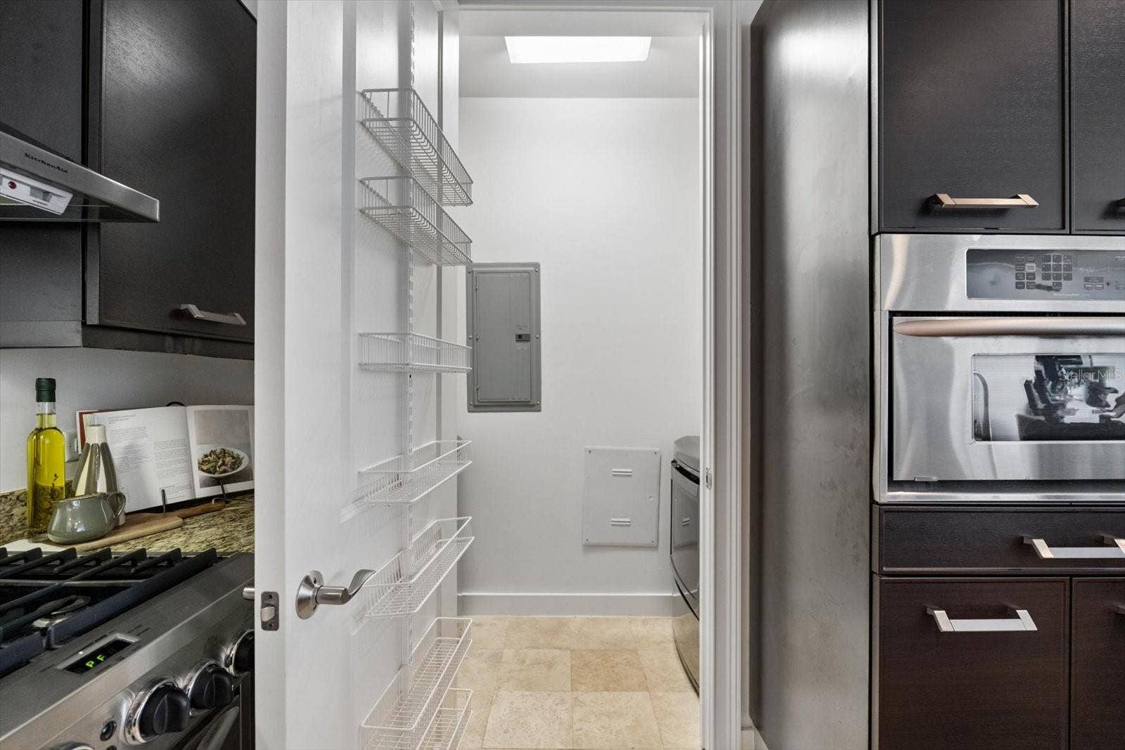 1350 MAIN STREET, #1703, Sarasota, FL 34236 Laundry room