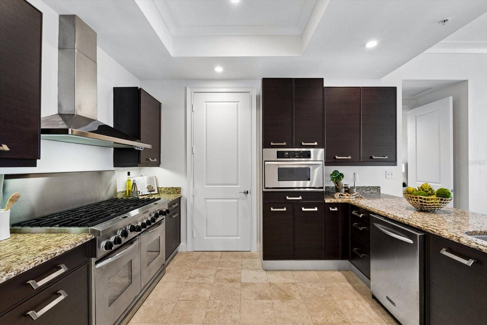 1350 MAIN STREET, #1703, Sarasota, FL 34236 Kitchen
