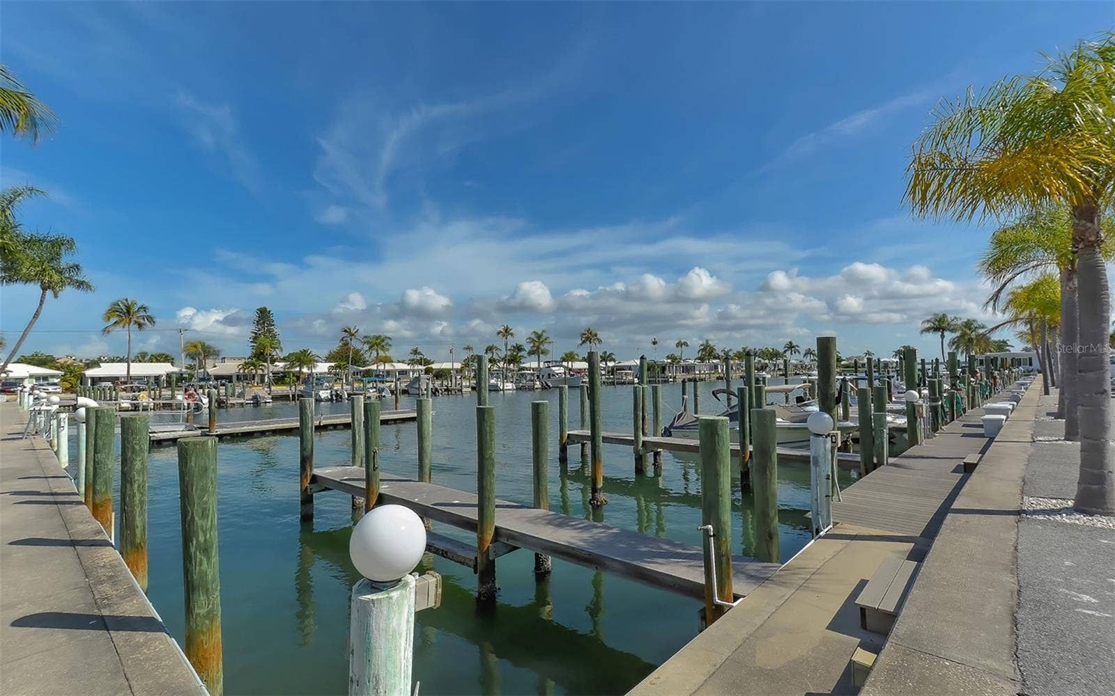 917 SPANISH DRIVE N, Longboat Key, FL 34228
