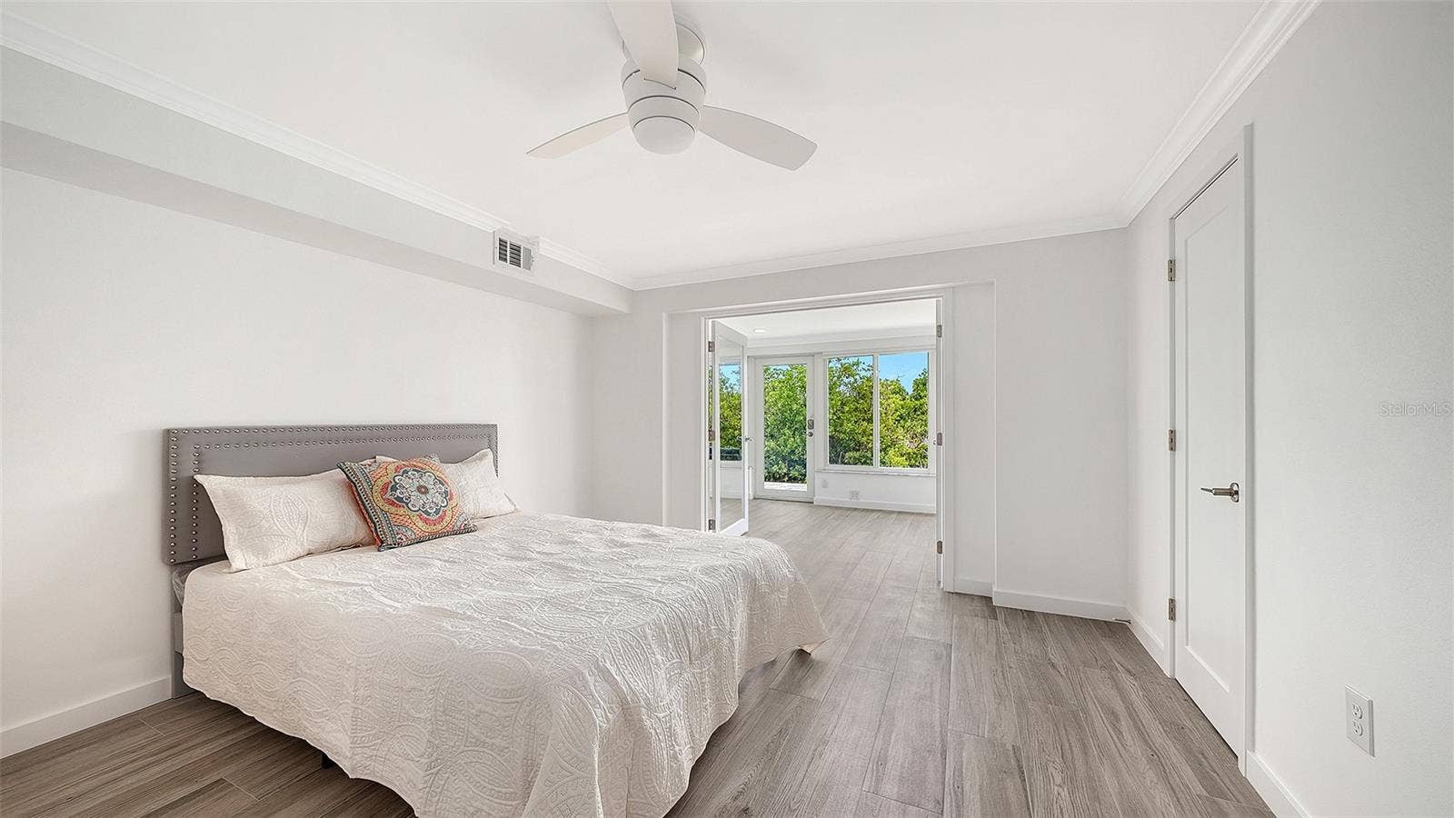 917 SPANISH DRIVE N, Longboat Key, FL 34228