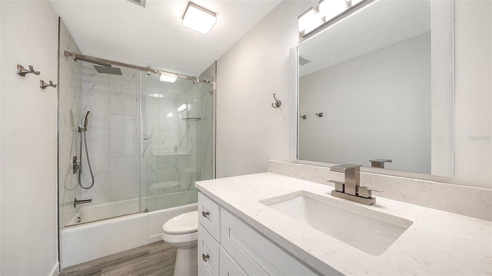 917 SPANISH DRIVE N, Longboat Key, FL 34228