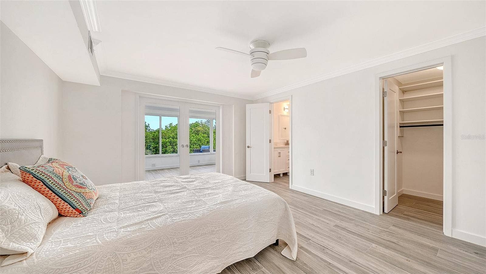 917 SPANISH DRIVE N, Longboat Key, FL 34228