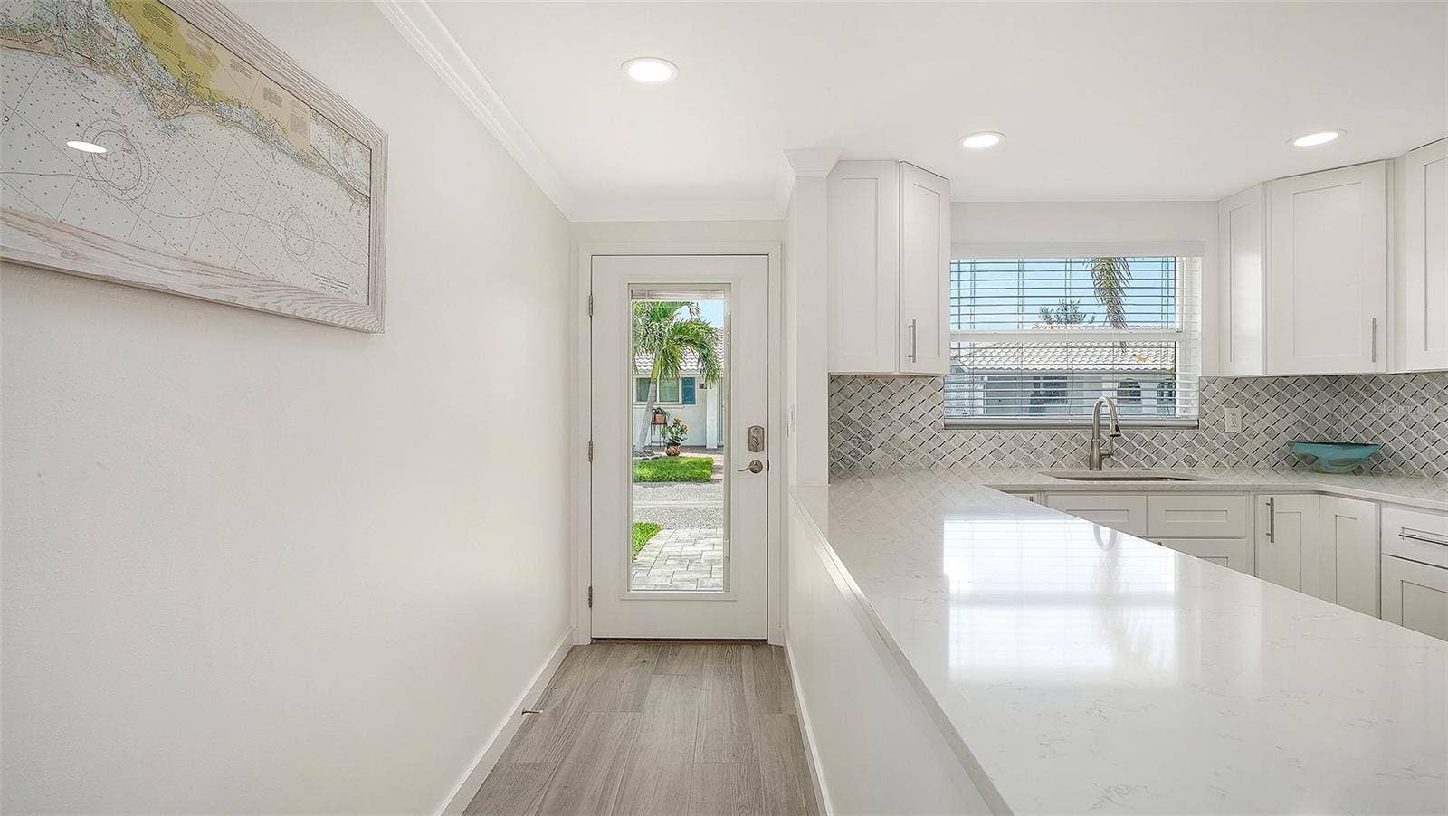 917 SPANISH DRIVE N, Longboat Key, FL 34228