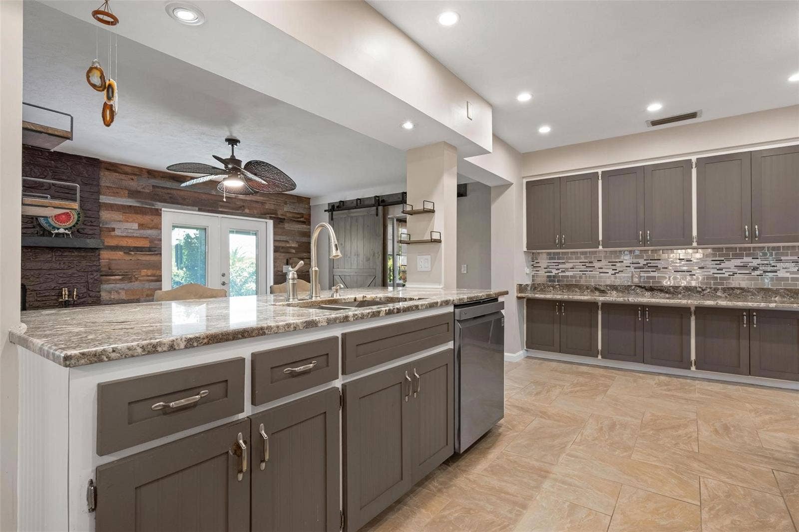 3323 SPRING MILL CIRCLE, Sarasota, FL 34239 3323 SPRING MILL CIRCLE, Sarasota, FL 34239