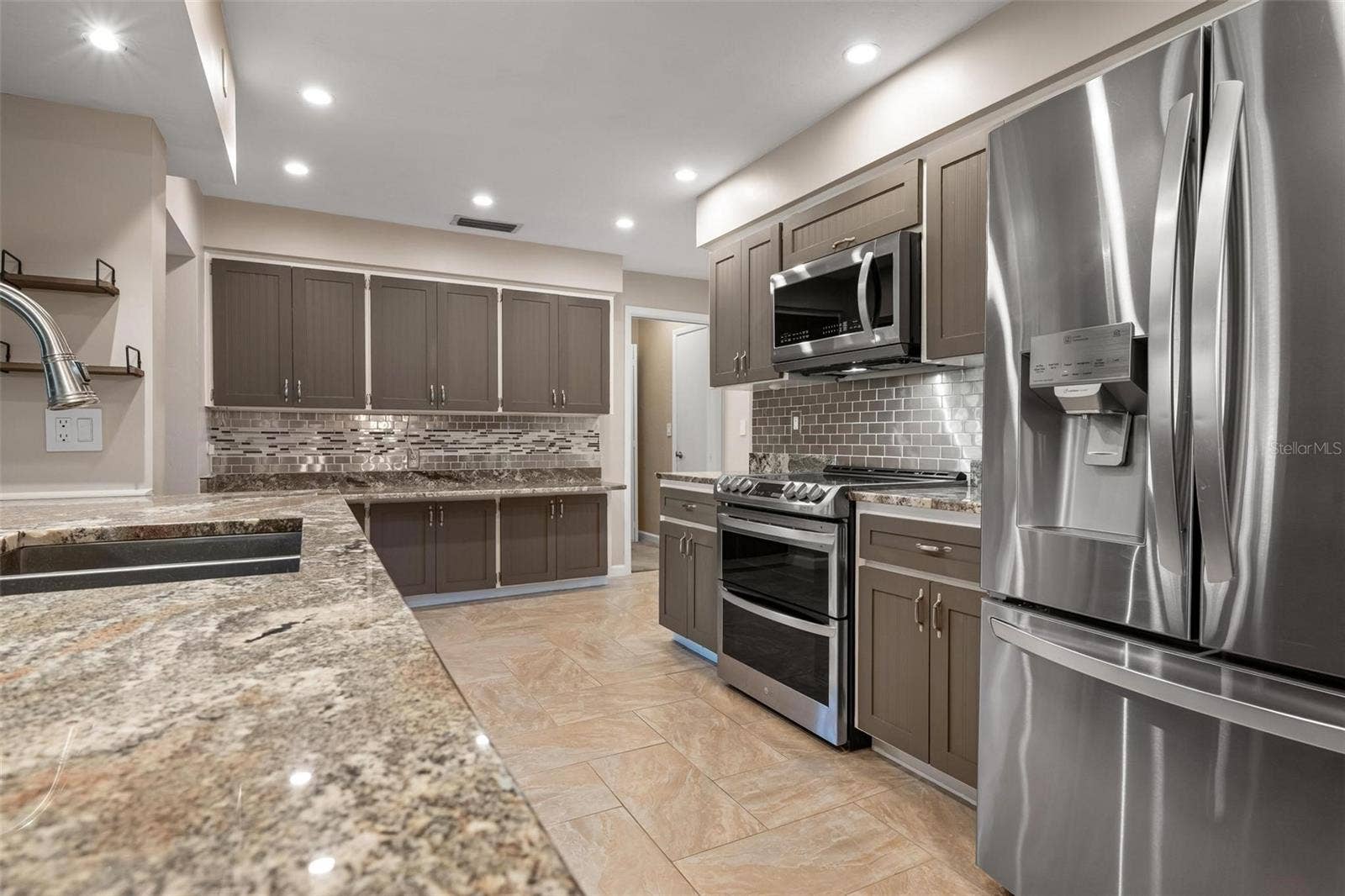 3323 SPRING MILL CIRCLE, Sarasota, FL 34239 3323 SPRING MILL CIRCLE, Sarasota, FL 34239