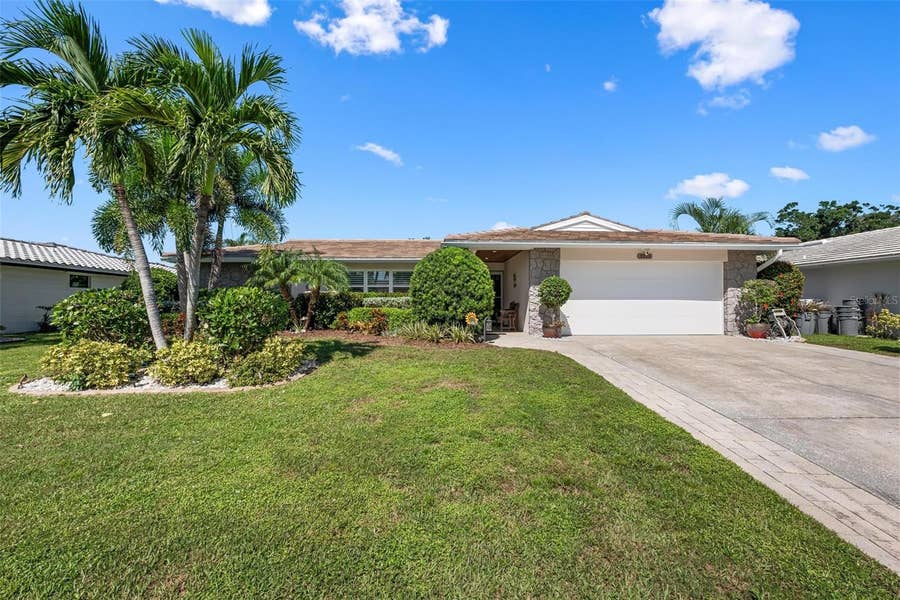 Property photo for 3323 SPRING MILL CIRCLE, Sarasota, FL