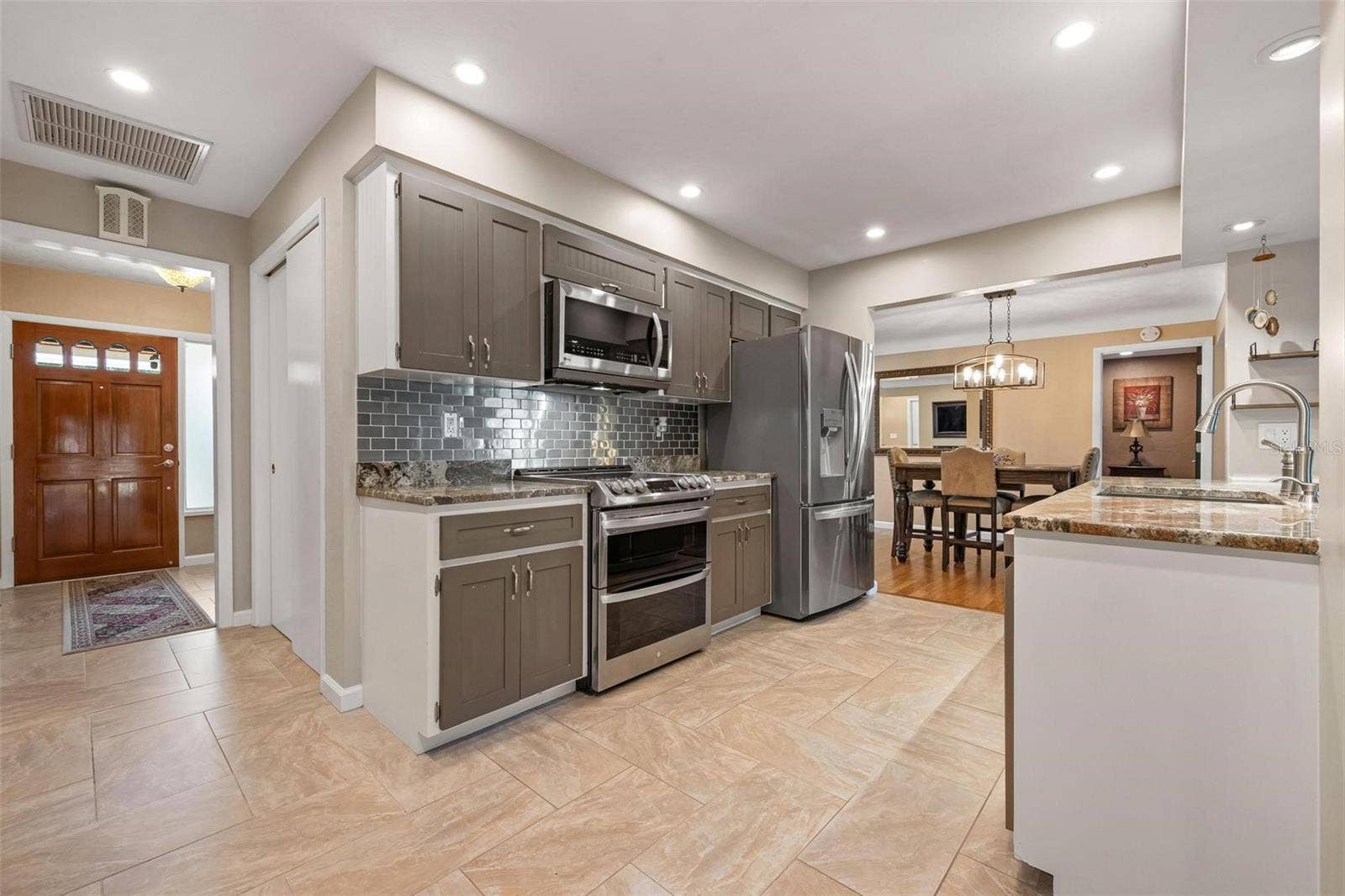 3323 SPRING MILL CIRCLE, Sarasota, FL 34239 3323 SPRING MILL CIRCLE, Sarasota, FL 34239